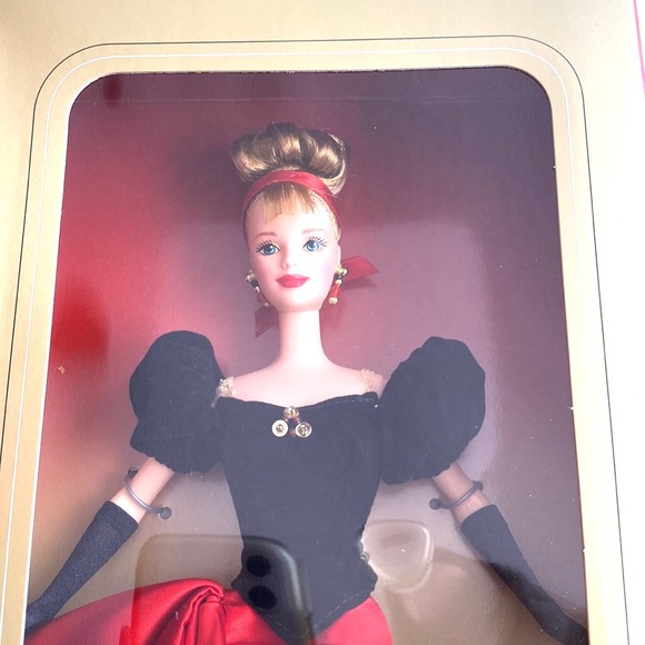 Barbie Winter Splendor - Picture 3 of 5